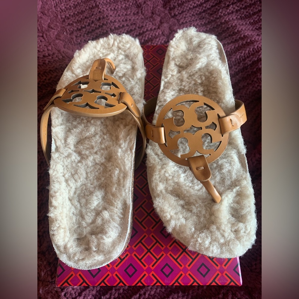 Tory Burch Miller Cloud Shearling Sandals Sz 9